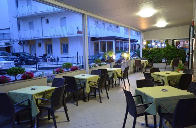 Hotel Laura Rimini Exterior foto